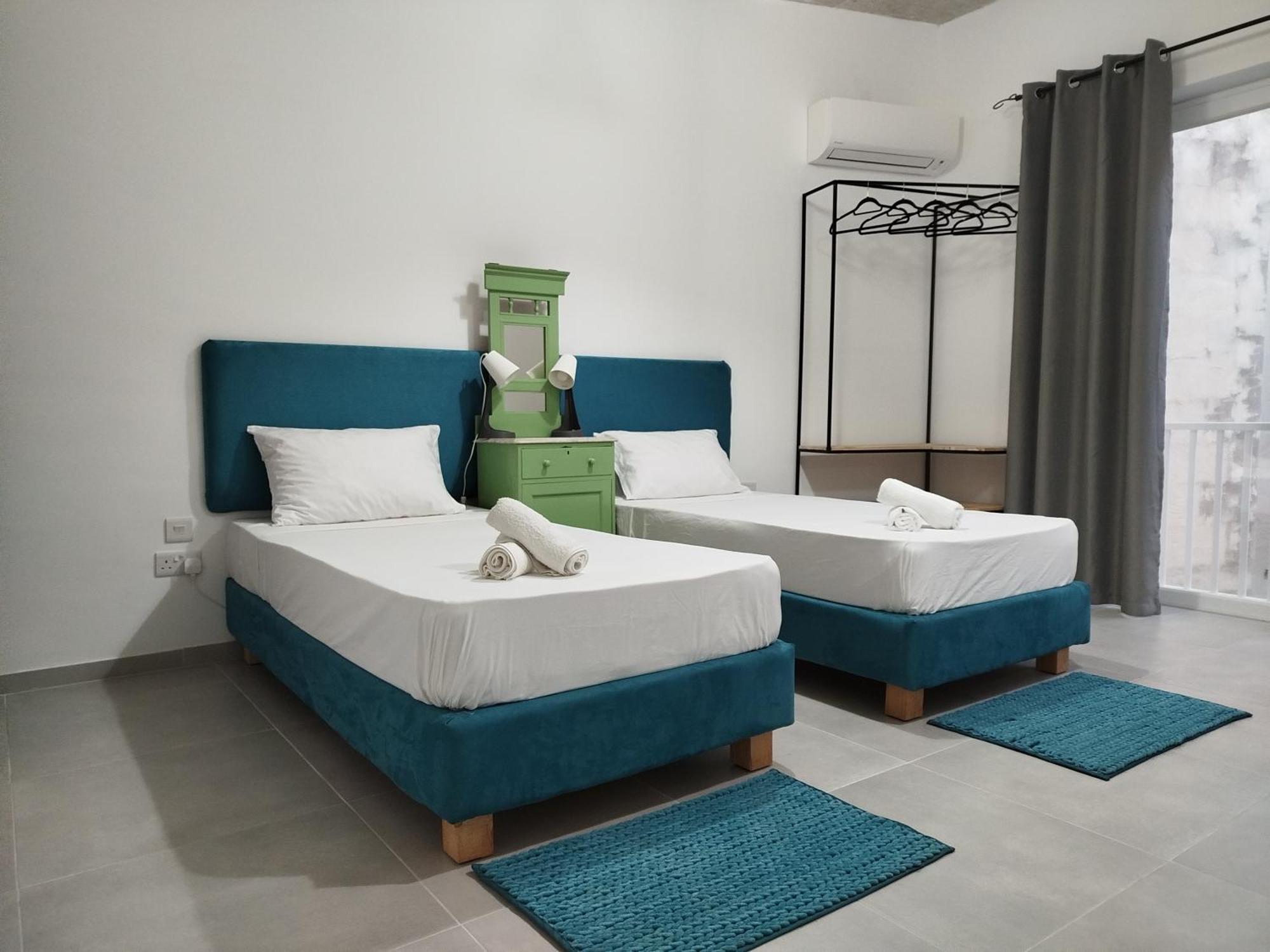 Limestone Sun Suites Sliema Room photo