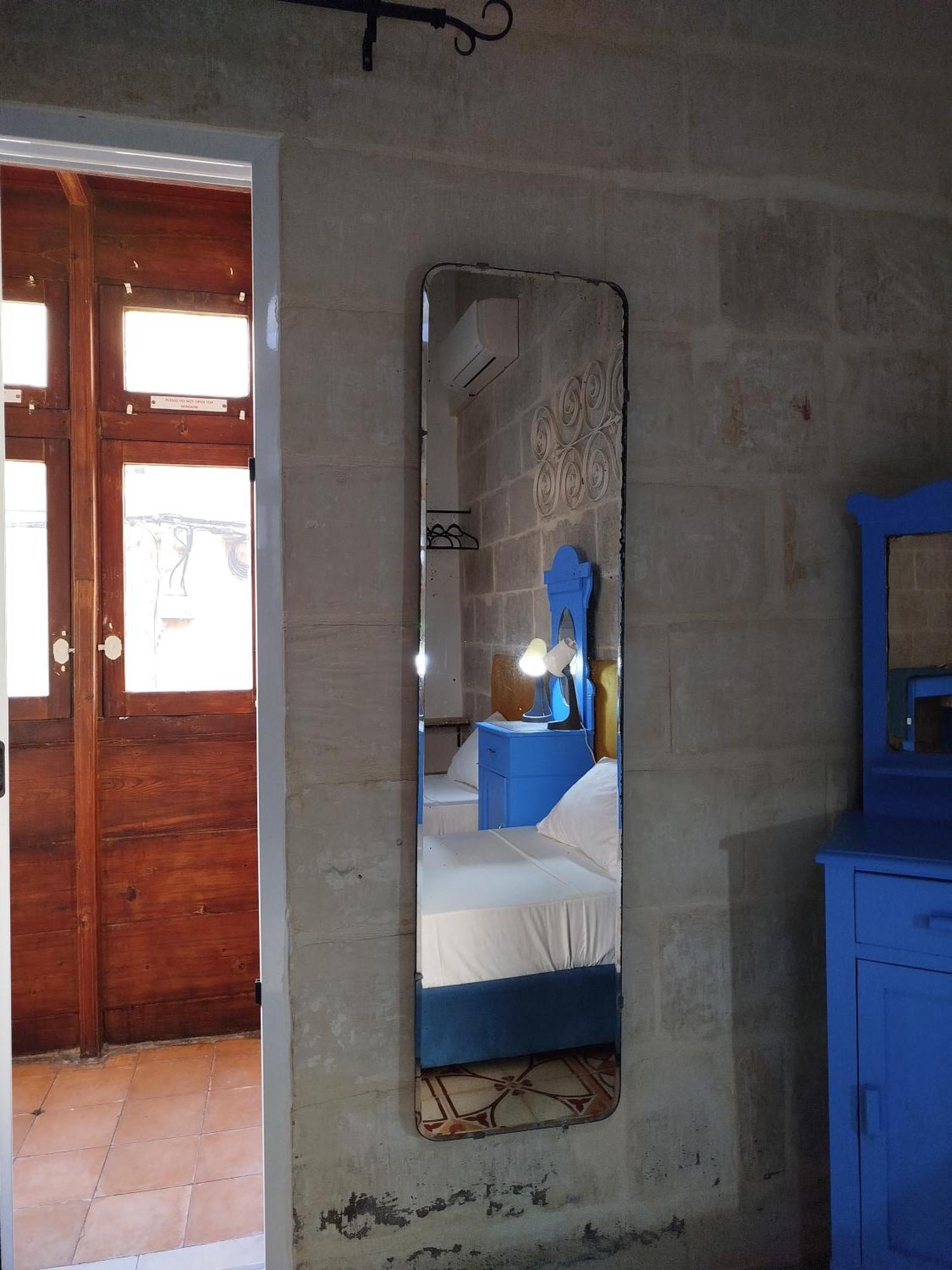 Limestone Sun Suites Sliema Room photo
